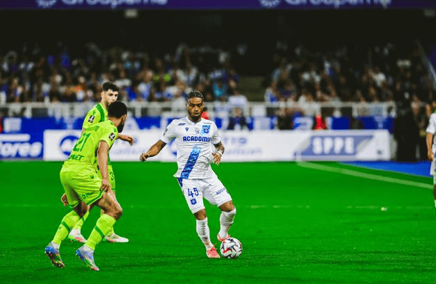 关于里尔客场搏杀南特，冲刺法甲联赛榜首的信息