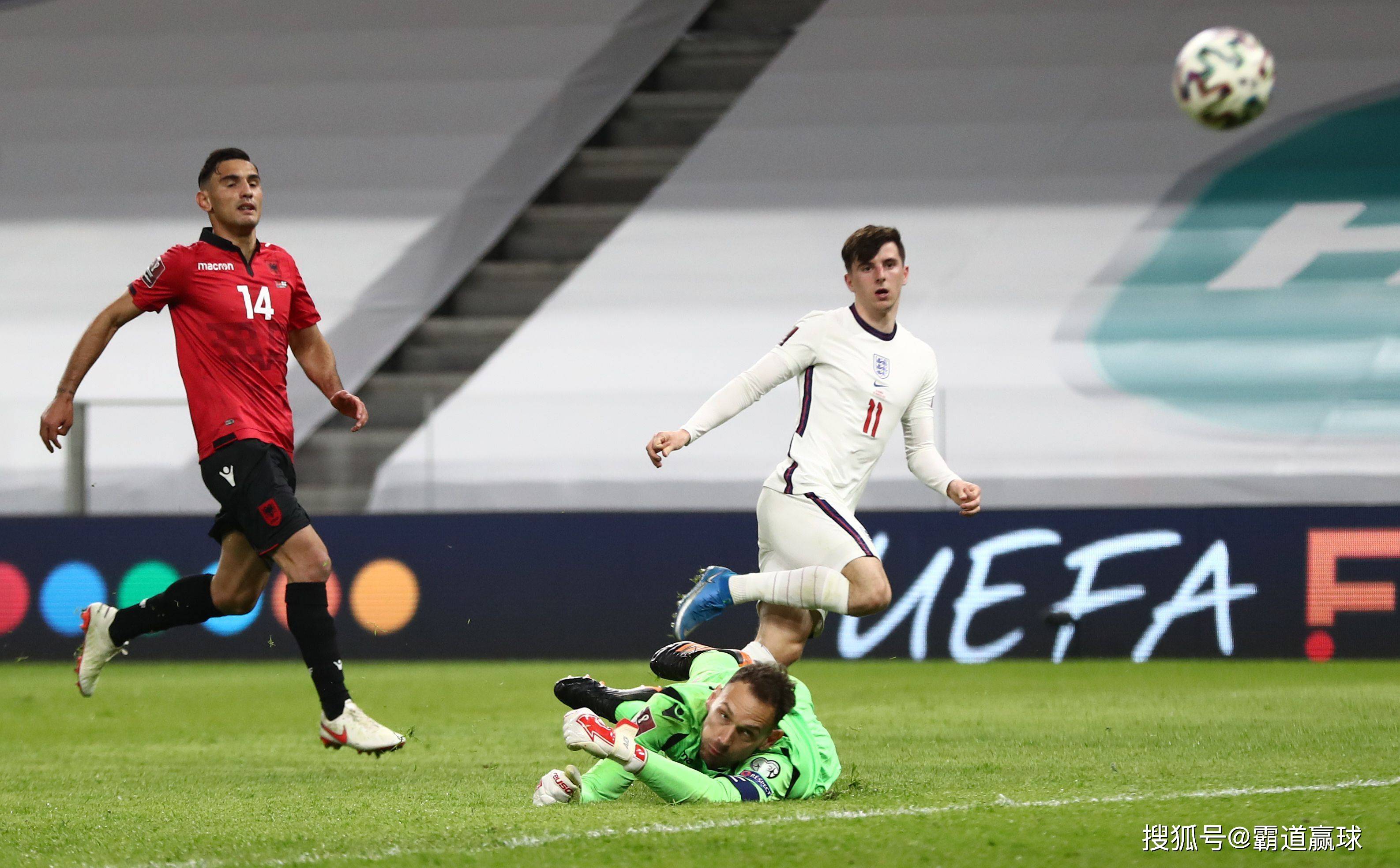 关于阿尔梅里亚主场输球，保级形势严峻的信息