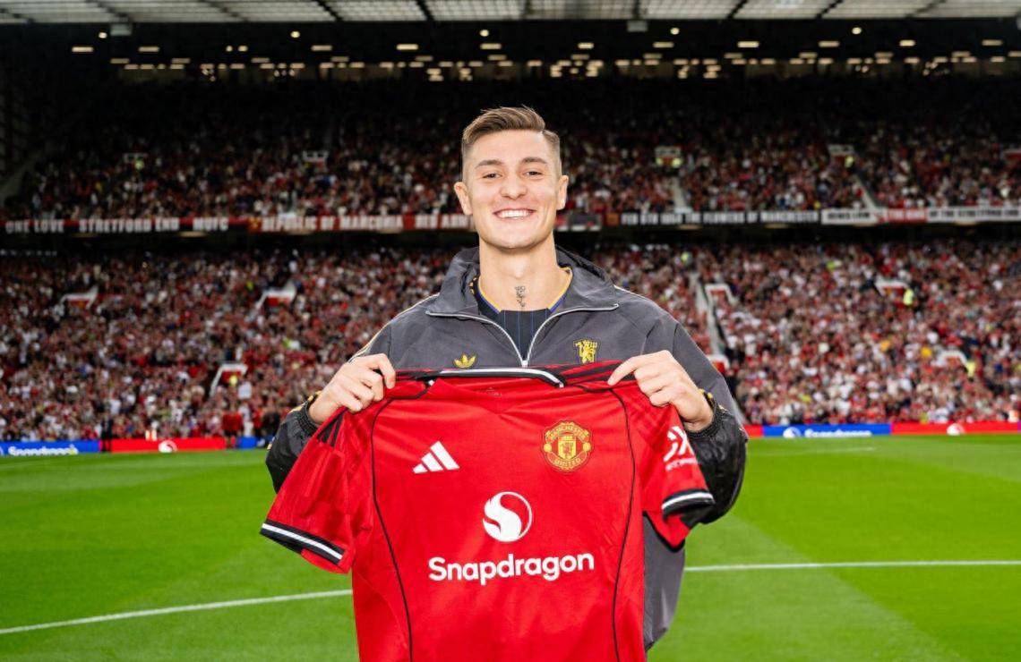 米兰锋线抉择:续约伊布或引进哈兰德,困难重重 米兰锋线抉择:续约伊布或引进哈兰德,困难重重