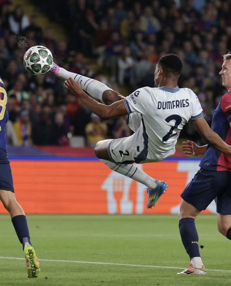 欧冠比赛中一支劲旅连续精彩进攻