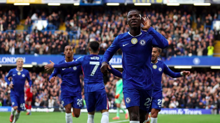 切尔西客场大胜，终结连败纪录