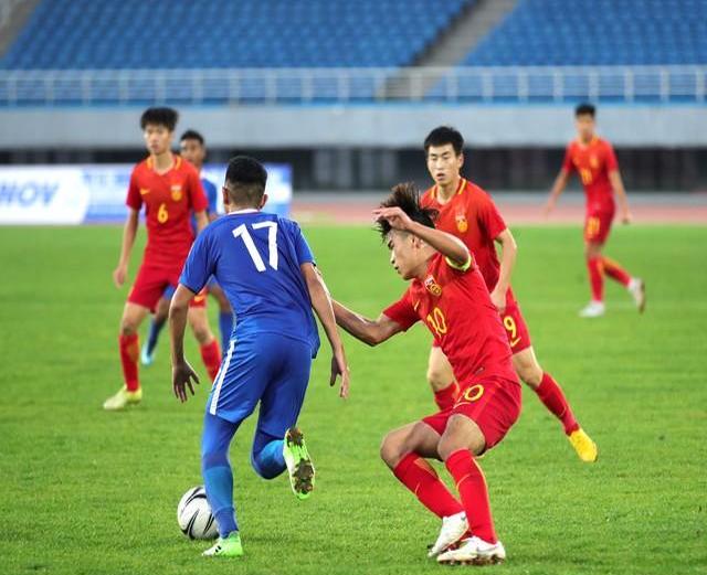 比赛过程中，球员们的团队合作和配合让人赞叹