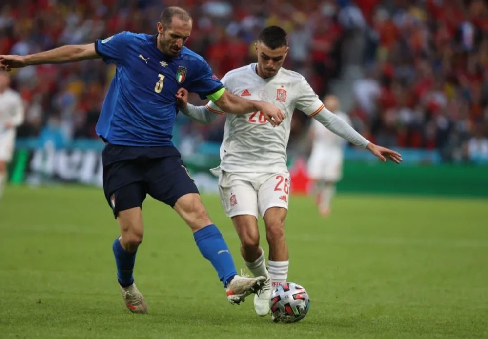 广州富力横扫对手，以顽强表现征服球迷心。的简单介绍