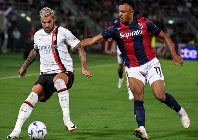 包含AC米兰客场不敌拜仁慕尼黑：罗本绝杀破门的词条