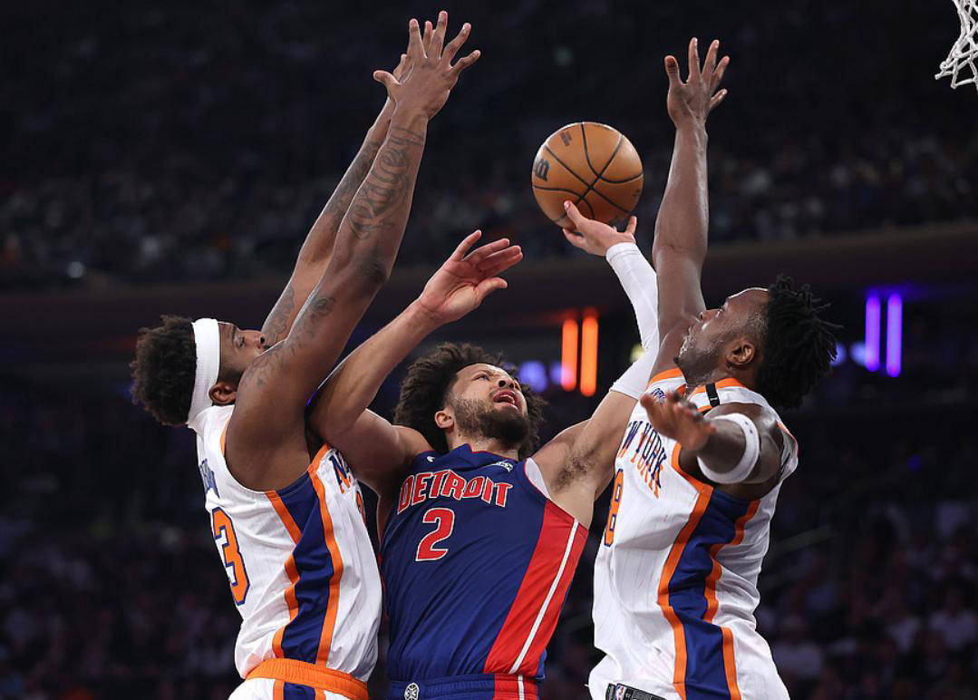 尼克斯队主场逆转成功,取得胜利 尼克斯队主场逆转成功,取得胜利